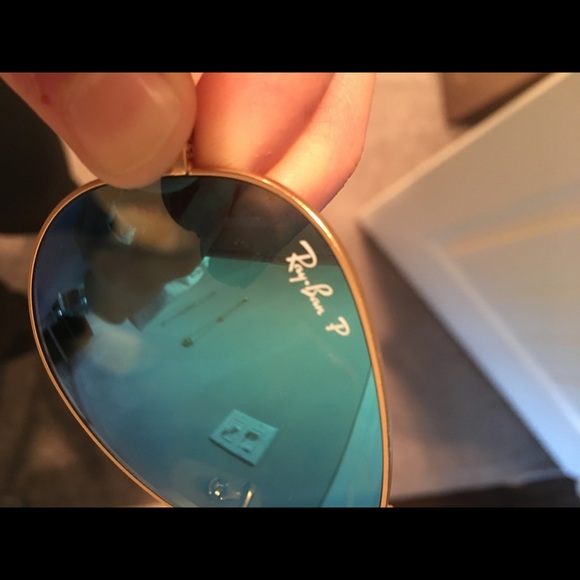Polarized blue mirrored ray bans - Picture 6 of 6